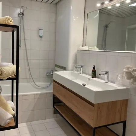 波斯塔尔斯公寓