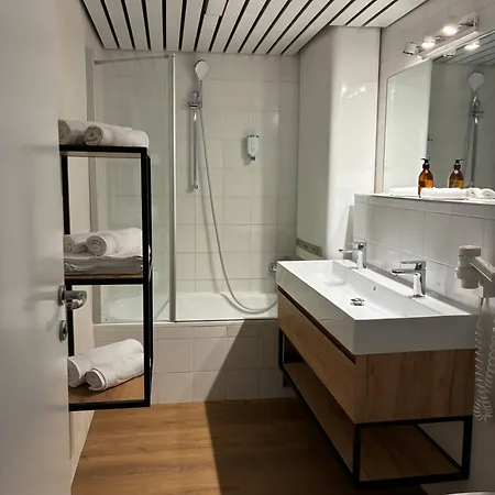 波斯塔尔斯公寓