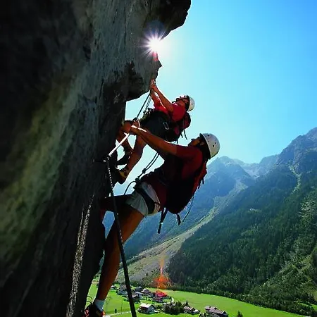 波斯塔尔斯公寓 公寓 *